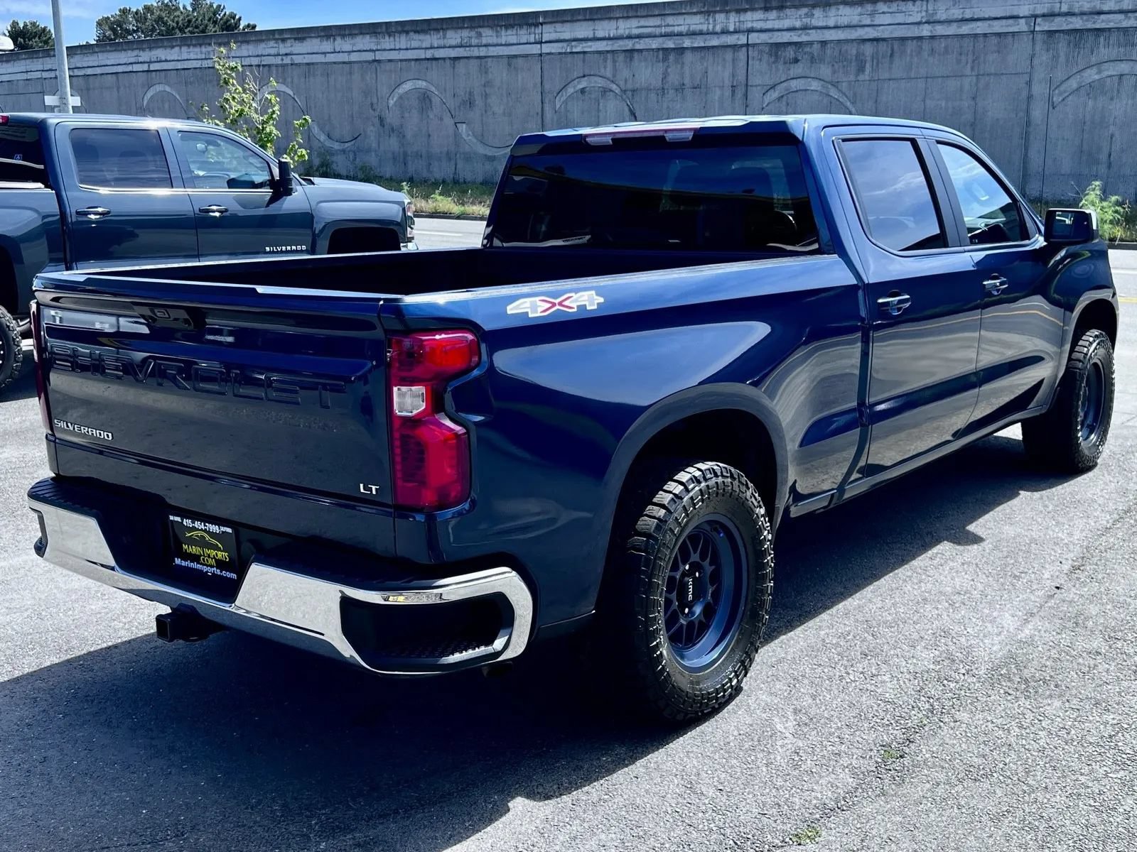 Used 2022 Chevrolet Silverado 1500 LT AWD/4WD image 6