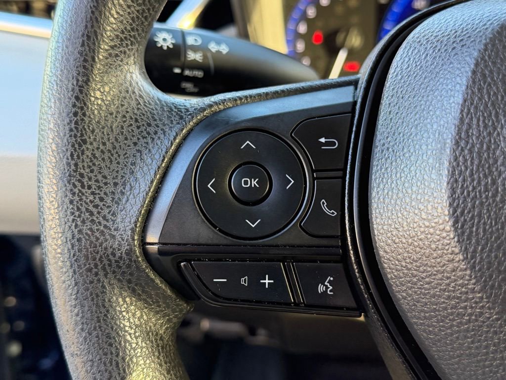 Used 2022 Toyota Corolla LE image 23