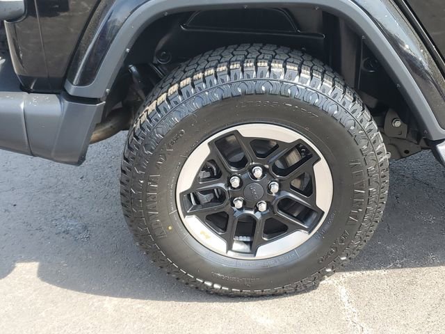 Used 2018 Jeep Wrangler Unlimited Sahara AWD/4WD image 5