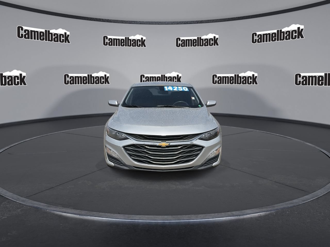 Used 2021 Chevrolet Malibu LT FWD image 2