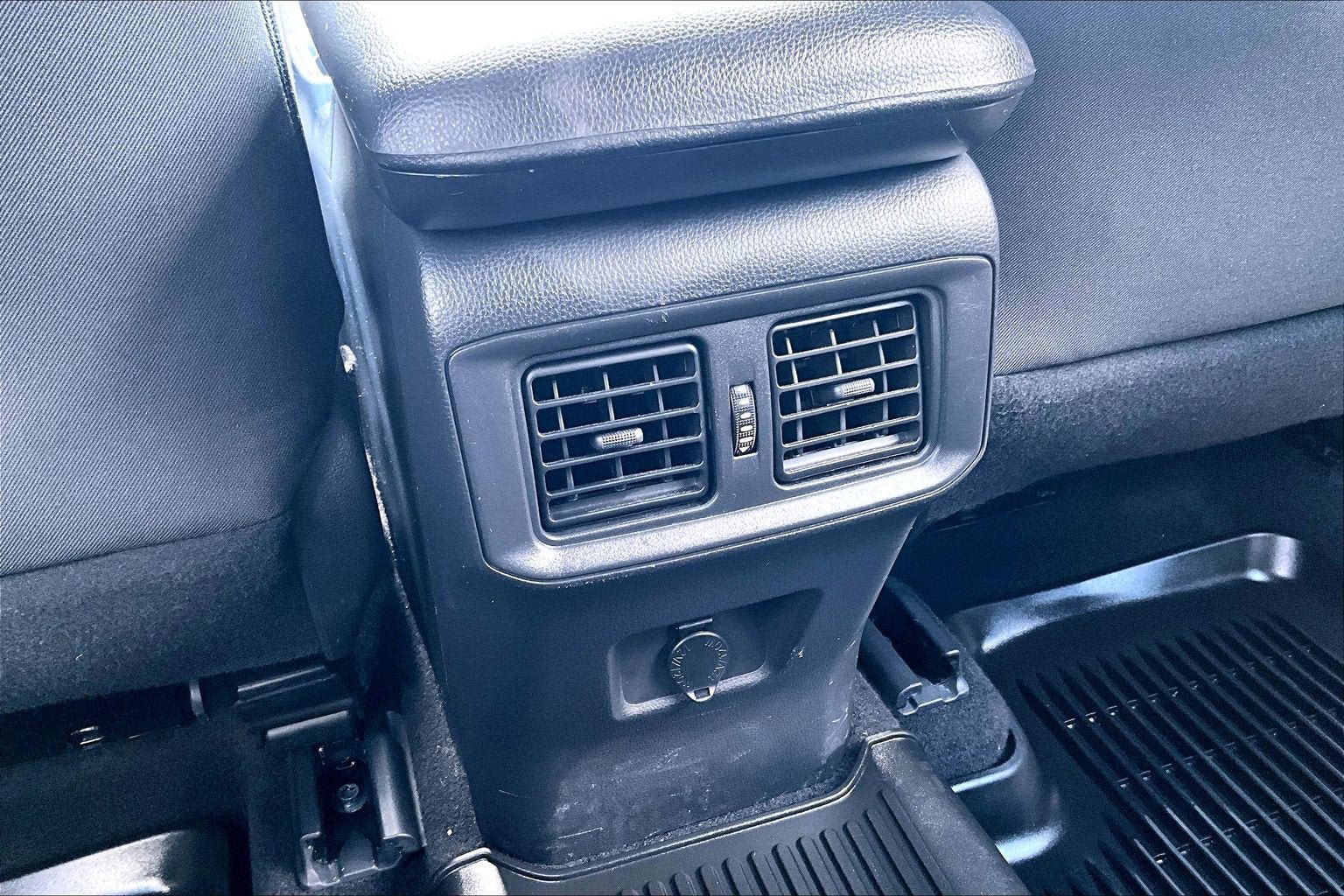 Used 2022 Toyota RAV4 LE AWD/4WD image 32