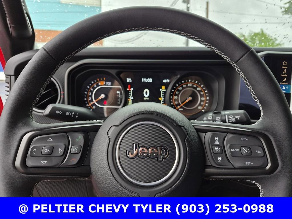 Used 2025 Jeep Wrangler Unlimited Rubicon AWD/4WD image 21