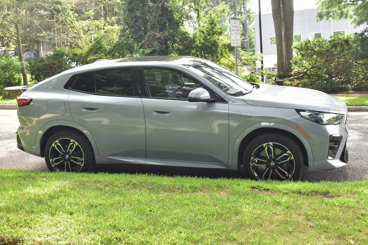 Used 2026 BMW X2 xDrive28i AWD/4WD image 9