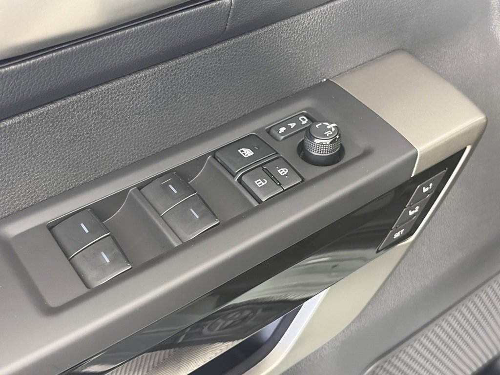 Used 2025 Toyota Tundra Limited image 25