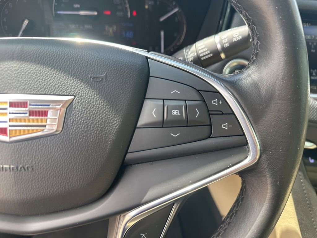 Used 2019 Cadillac XT5 Luxury w/ Advanced Security Package FWD image 10