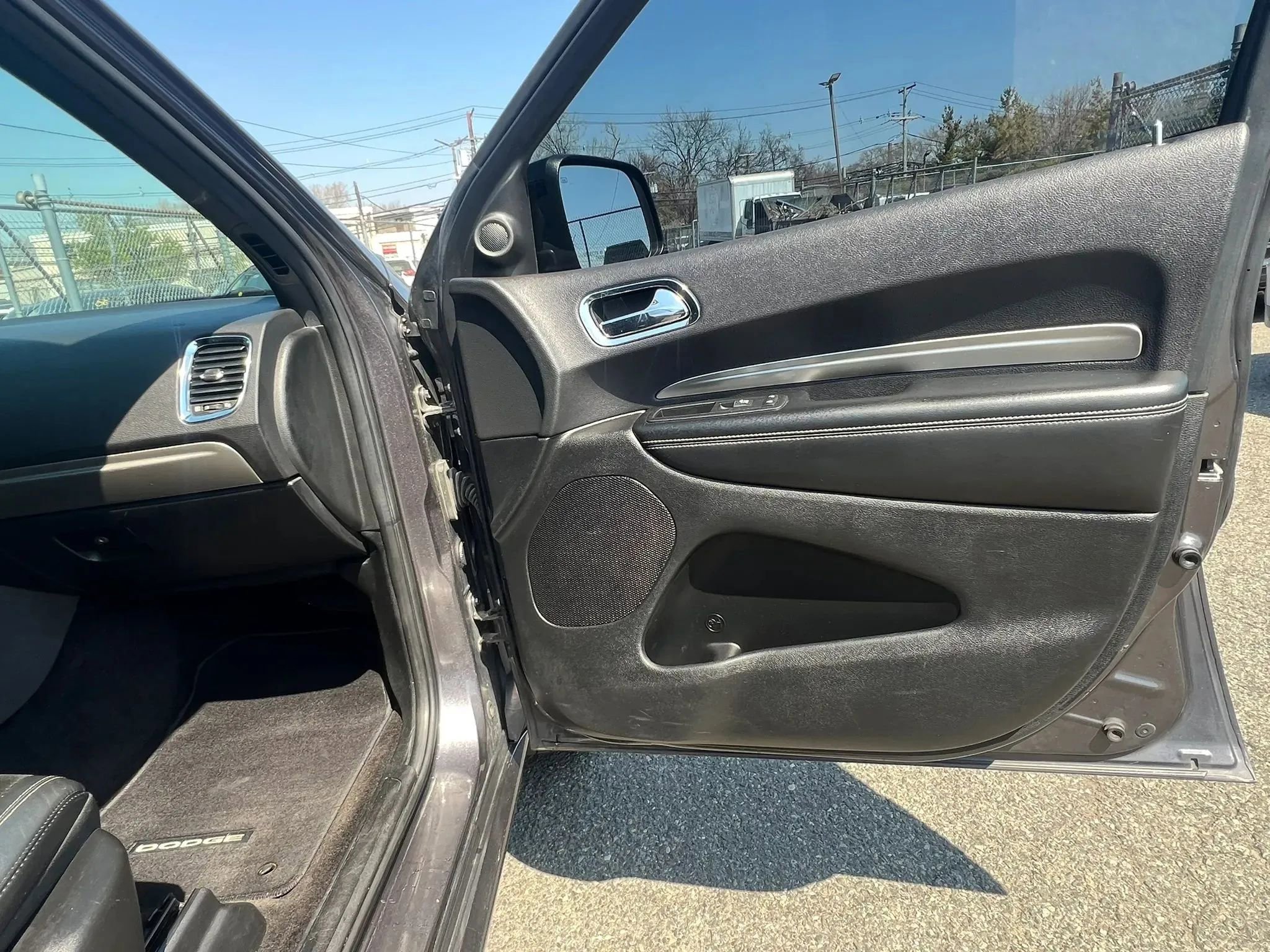 Used 2015 Dodge Durango SXT w/ Blacktop Package AWD/4WD image 32