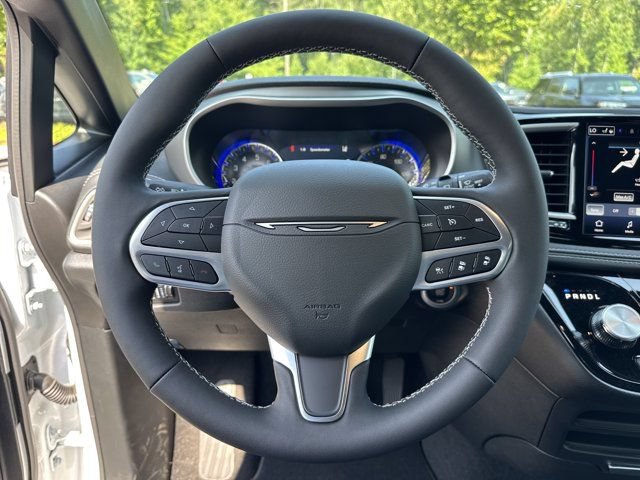 New 2027 Chrysler Pacifica Select FWD image 20