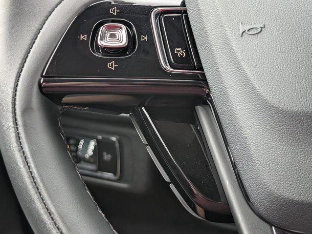 Used 2025 Lincoln Corsair Reserve FWD image 24