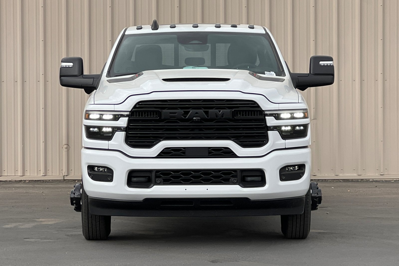 New 2026 RAM 3500 Laramie AWD/4WD image 11