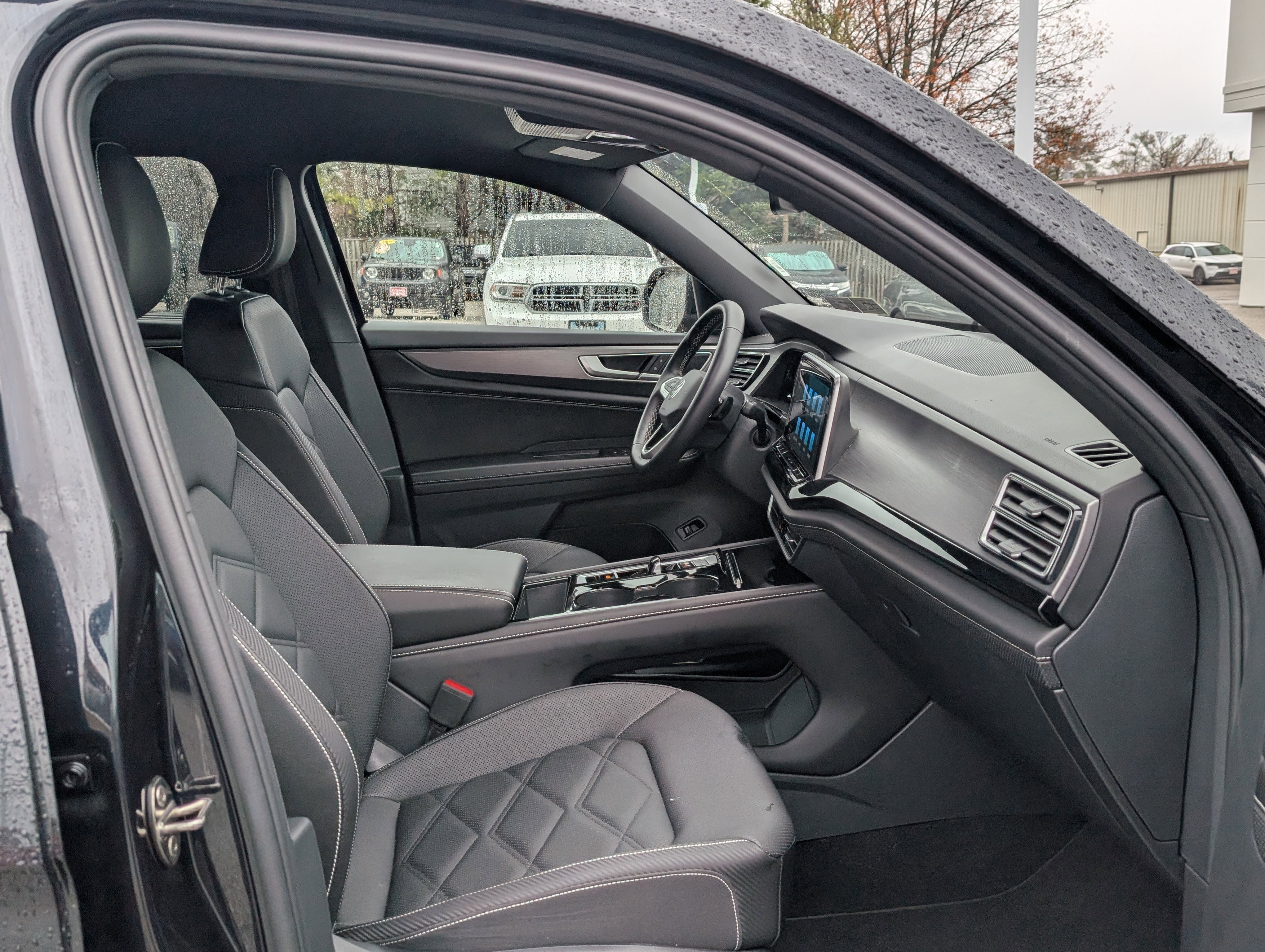 Used 2025 Volkswagen Atlas Cross Sport SE image 11