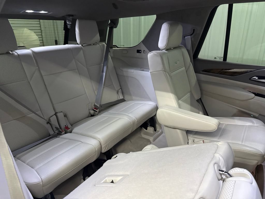 Used 2021 Cadillac Escalade Premium Luxury Platinum AWD/4WD image 20