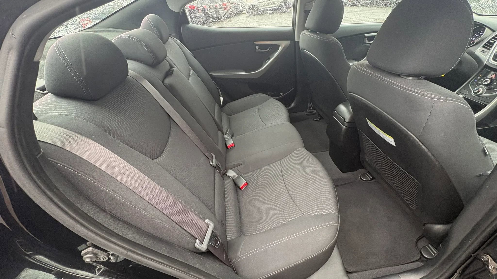 Used 2015 Hyundai Elantra SE w/ Option Group 03 FWD image 26