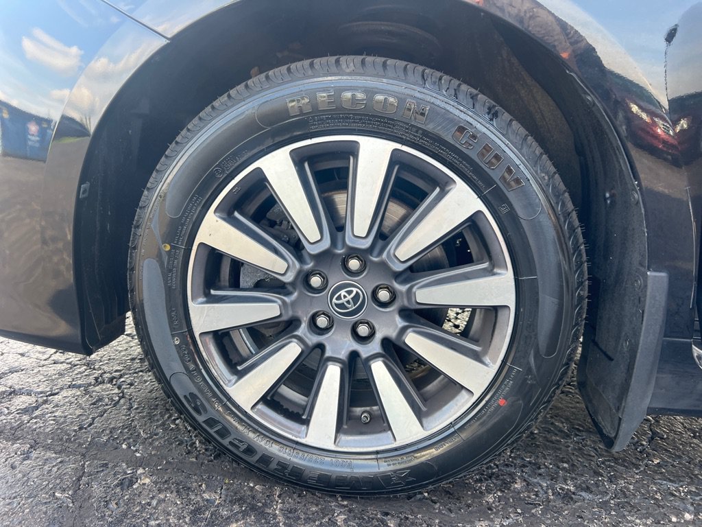 Used 2020 Toyota Sienna XLE AWD/4WD image 35