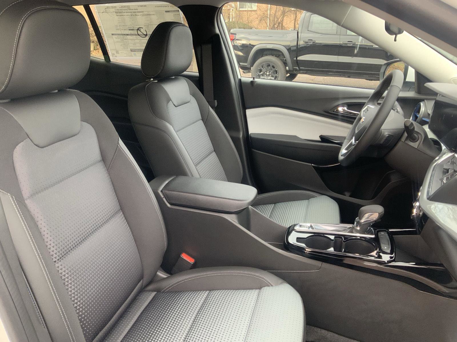 New 2026 Chevrolet Trax LT w/ Driver Confidence Package image 12