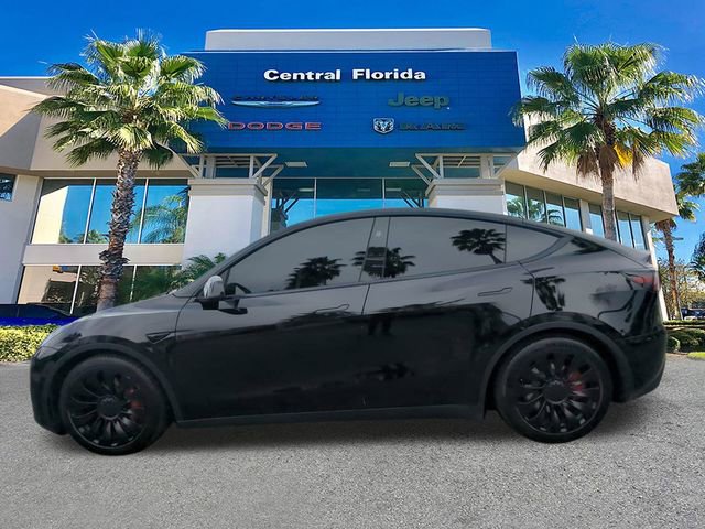 Used 2025 Tesla Model Y Performance image 8