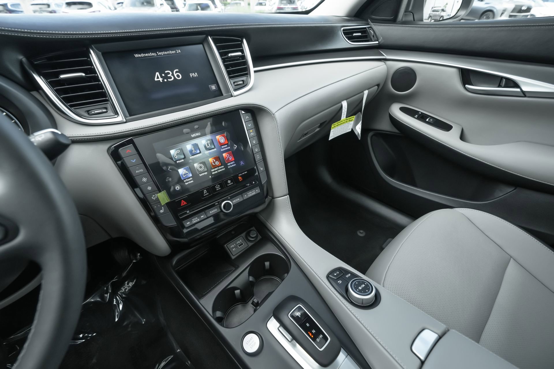 Used 2025 INFINITI QX50 Luxe image 9