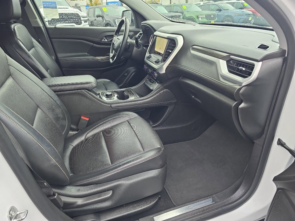 Used 2023 GMC Acadia SLT image 17