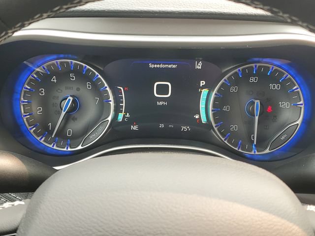 New 2027 Chrysler Pacifica Limited w/ Family Tech Group AWD/4WD image 22