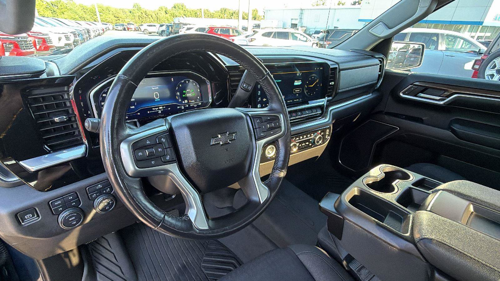 Used 2022 Chevrolet Silverado 1500 RST w/ Z71 Off-Road Package AWD/4WD image 4
