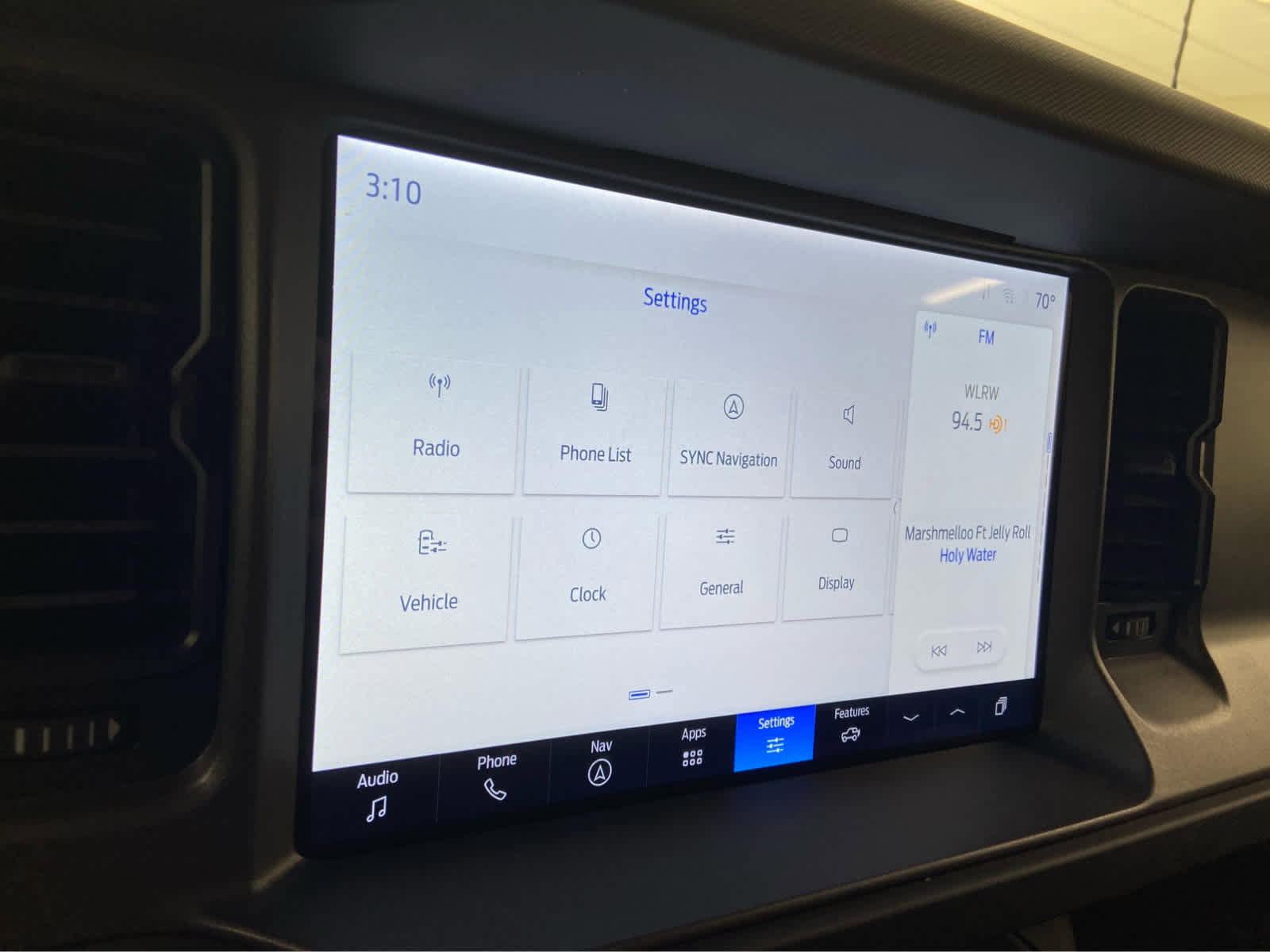 Used 2025 Ford Bronco Badlands image 26