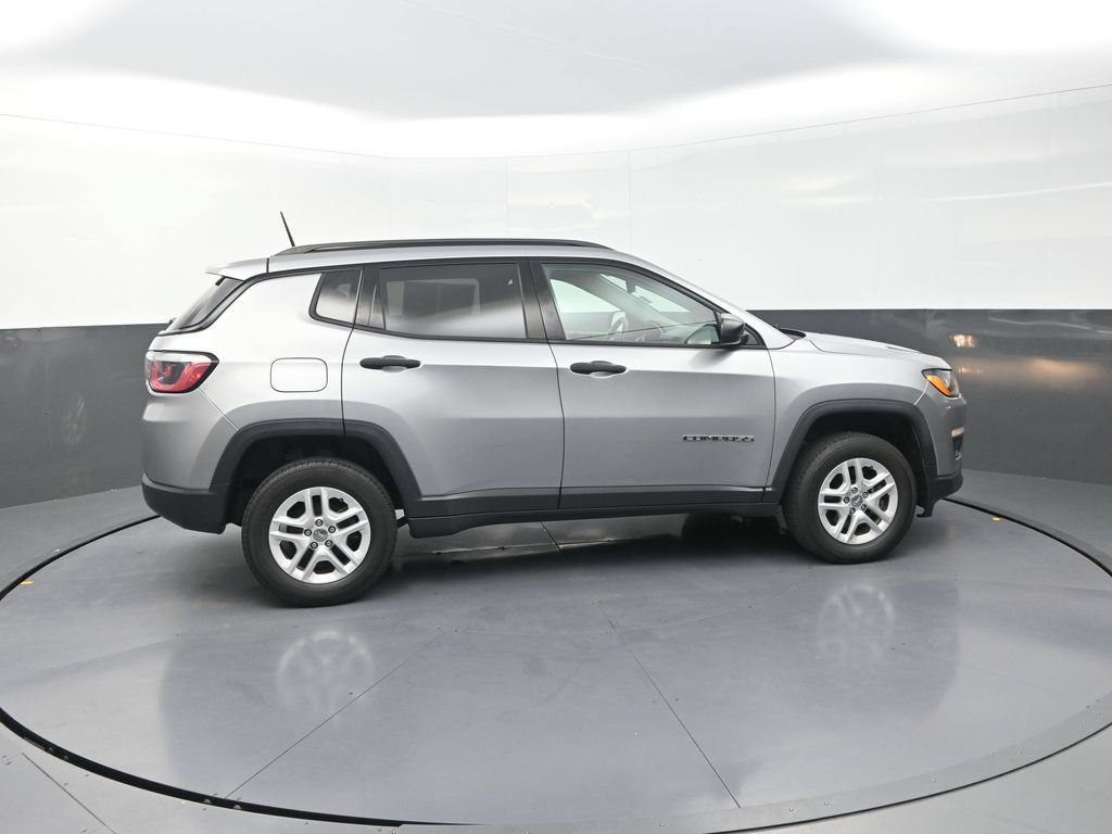 Used 2018 Jeep Compass Sport AWD/4WD image 12