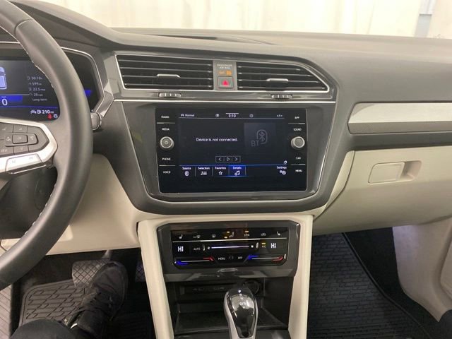 Used 2023 Volkswagen Tiguan SE image 20