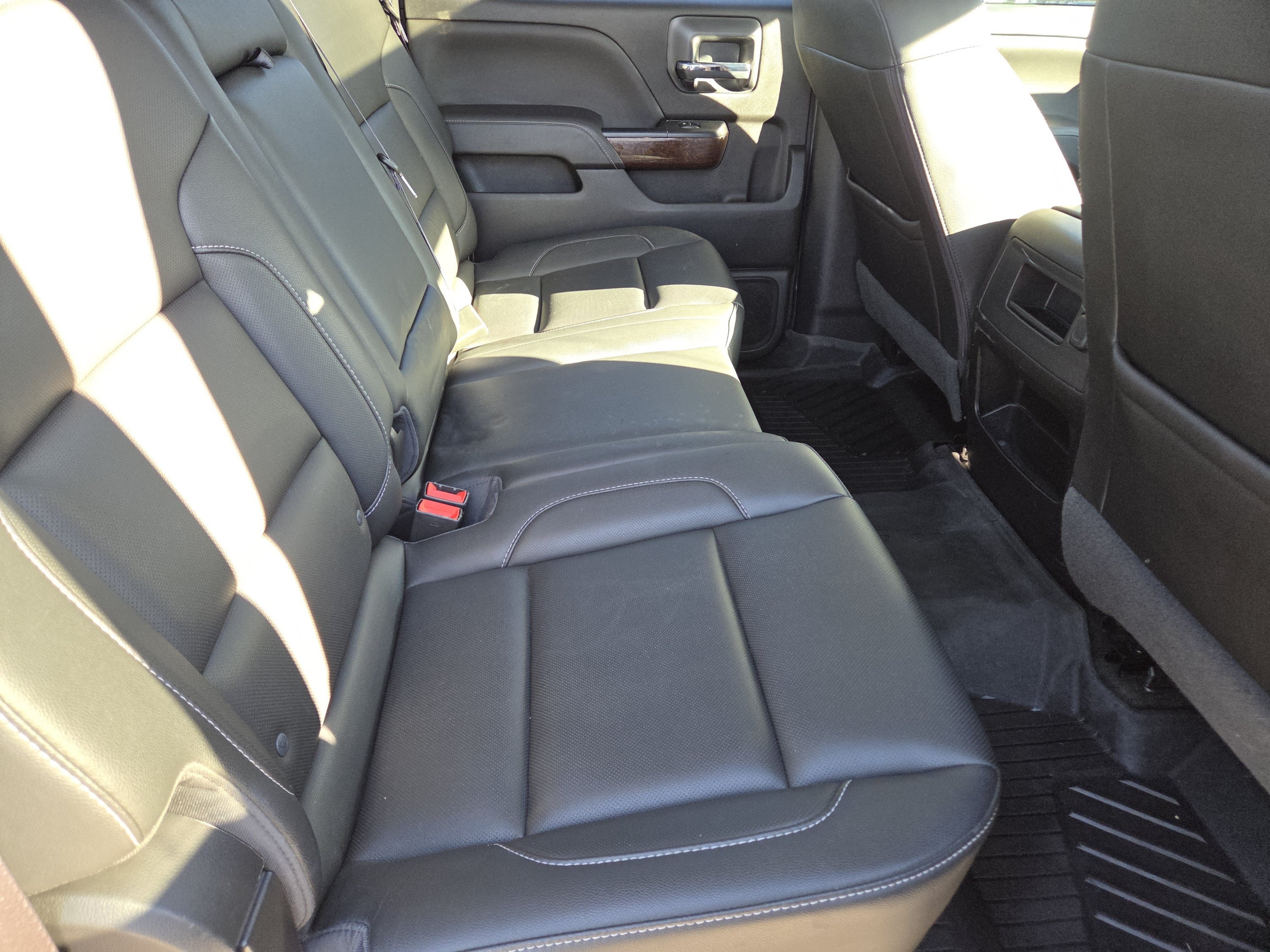 Used 2017 GMC Sierra 2500 SLT w/ Duramax Plus Package AWD/4WD image 30