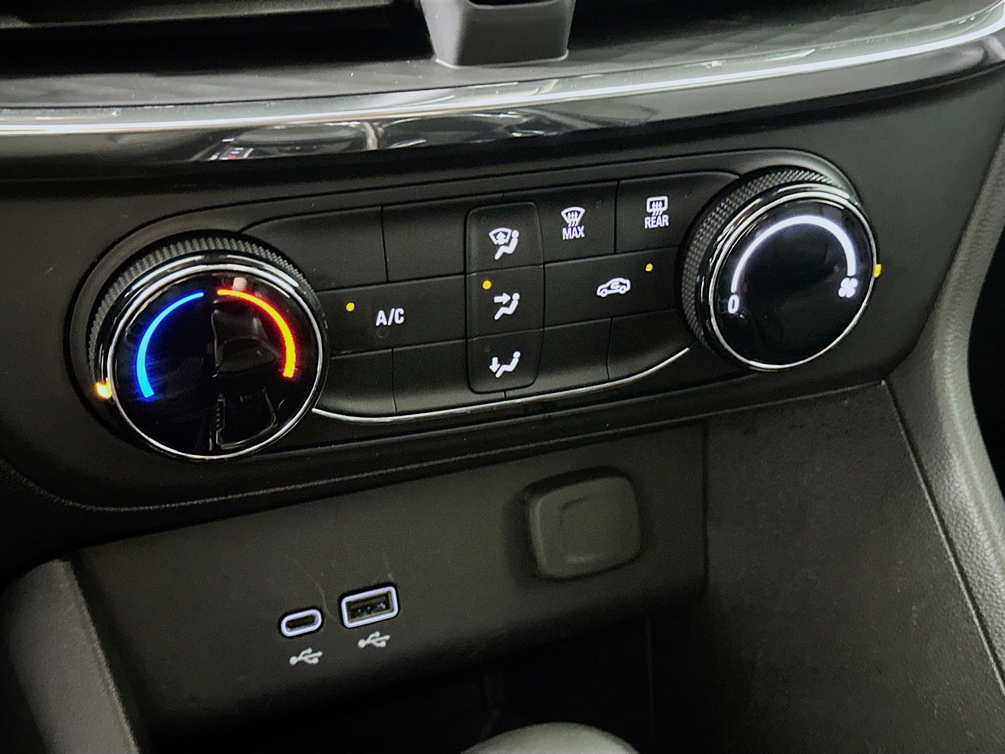 Used 2025 Buick Encore GX Preferred image 23