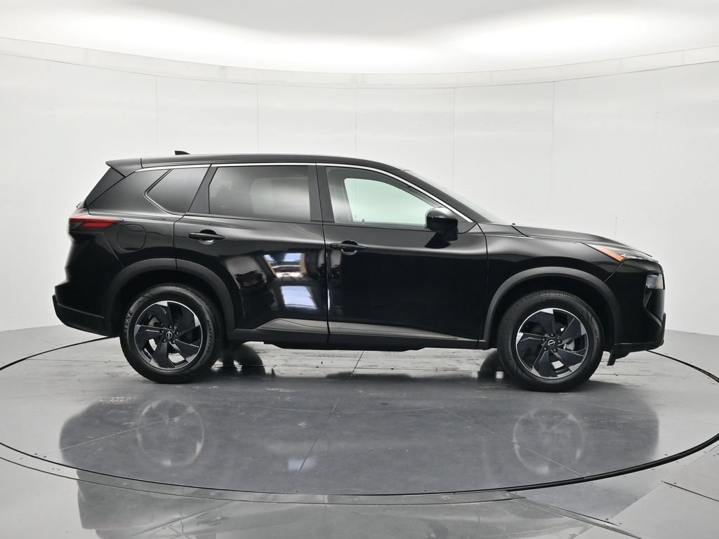 Used 2024 Nissan Rogue SV AWD/4WD image 4