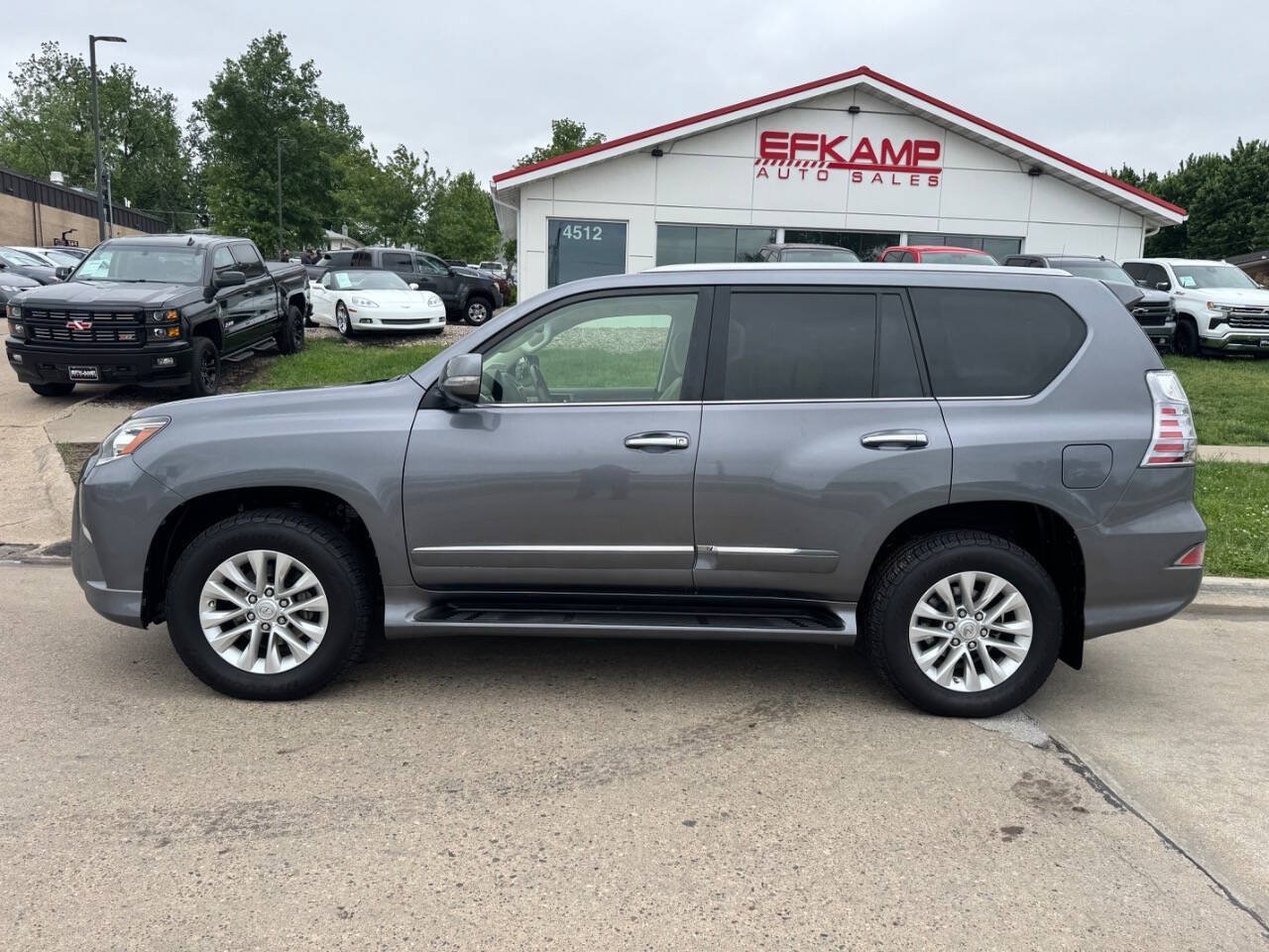 Used 2016 Lexus GX 460 w/ Premium Package AWD/4WD image 2
