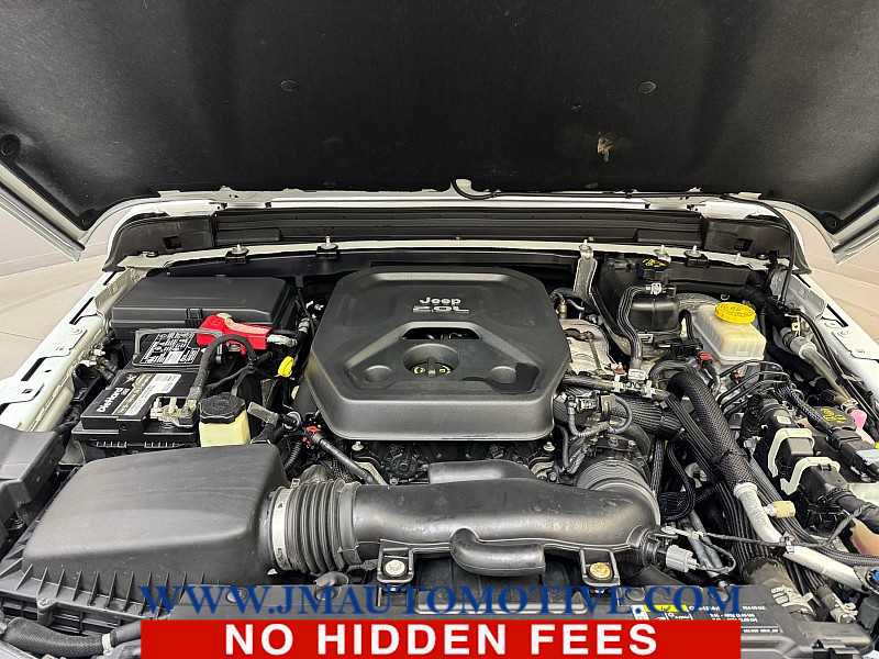 Used 2019 Jeep Wrangler Unlimited Sahara w/ Cold Weather Group AWD/4WD image 9