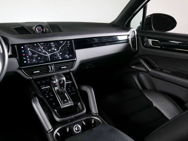Certified 2023 Porsche Cayenne AWD/4WD image 18