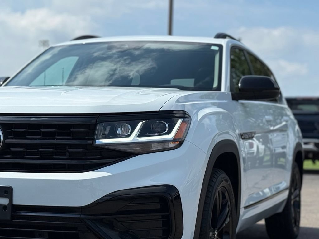 Used 2023 Volkswagen Atlas SEL R-Line AWD/4WD image 42