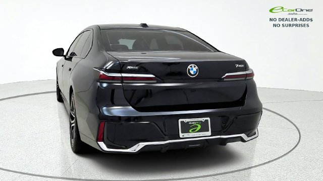 Used 2026 BMW 740i xDrive AWD/4WD image 7