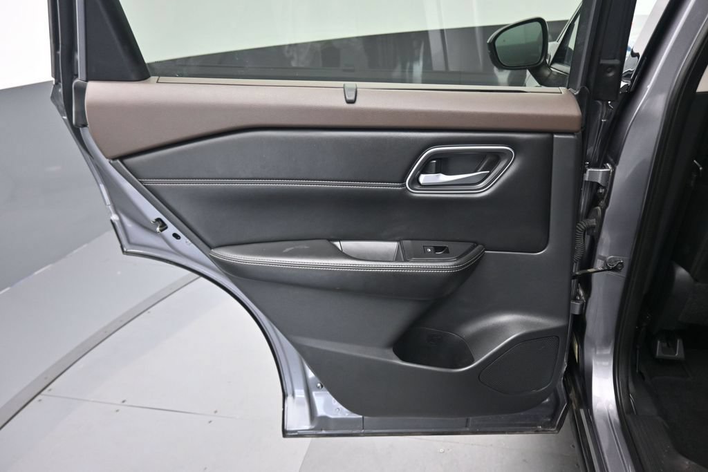 Used 2021 Nissan Rogue SV w/ Premium Package AWD/4WD image 30