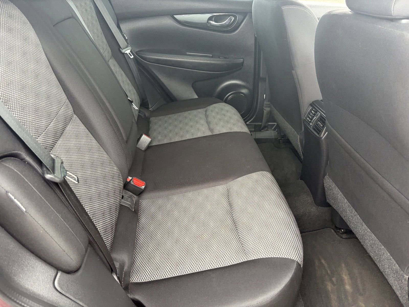 Certified 2021 Nissan Rogue Sport SV FWD image 14