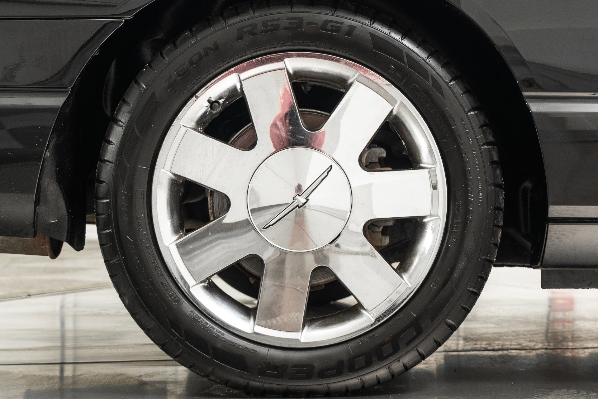 Used 2003 Ford Thunderbird image 45