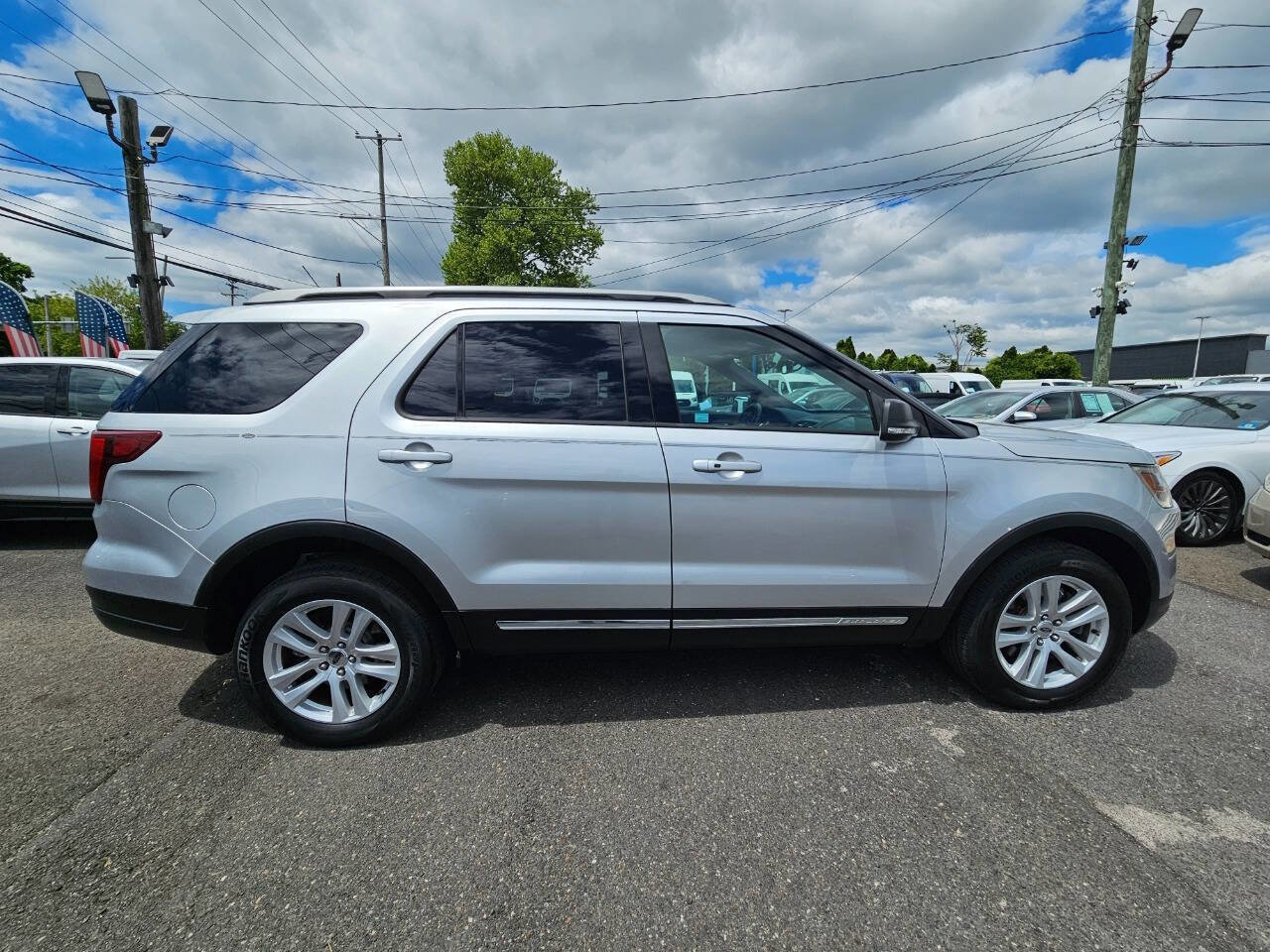 Used 2017 Ford Explorer Platinum AWD/4WD image 6