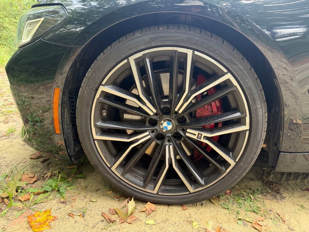 Used 2022 BMW M550i xDrive AWD/4WD image 14