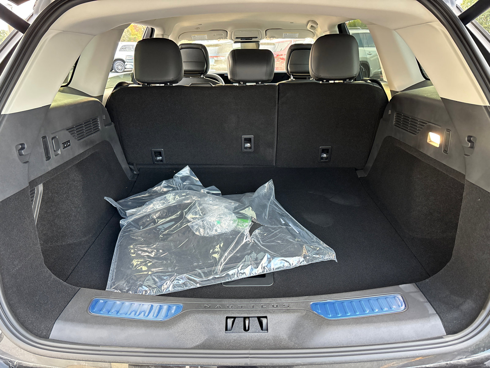 New 2026 Lincoln Nautilus Premier image 9