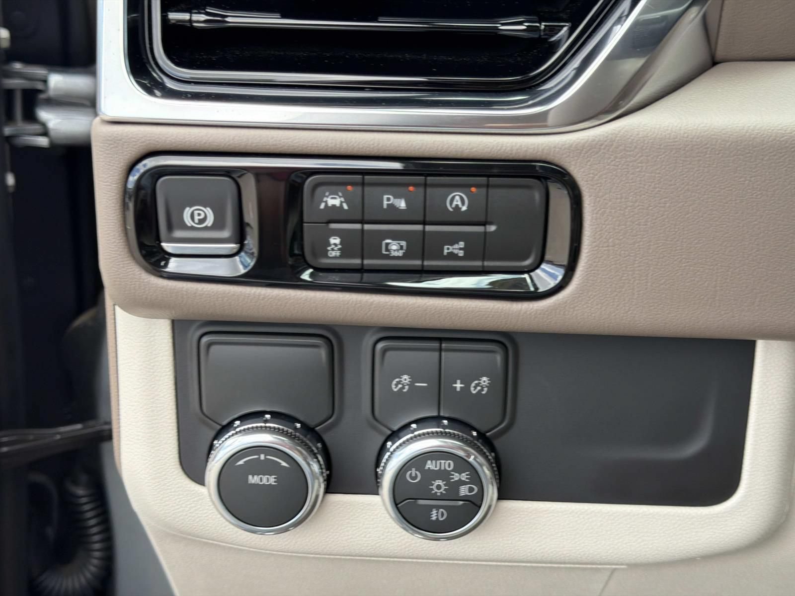 Used 2026 GMC Yukon XL Denali w/ Sun & Power Step Package RWD image 21