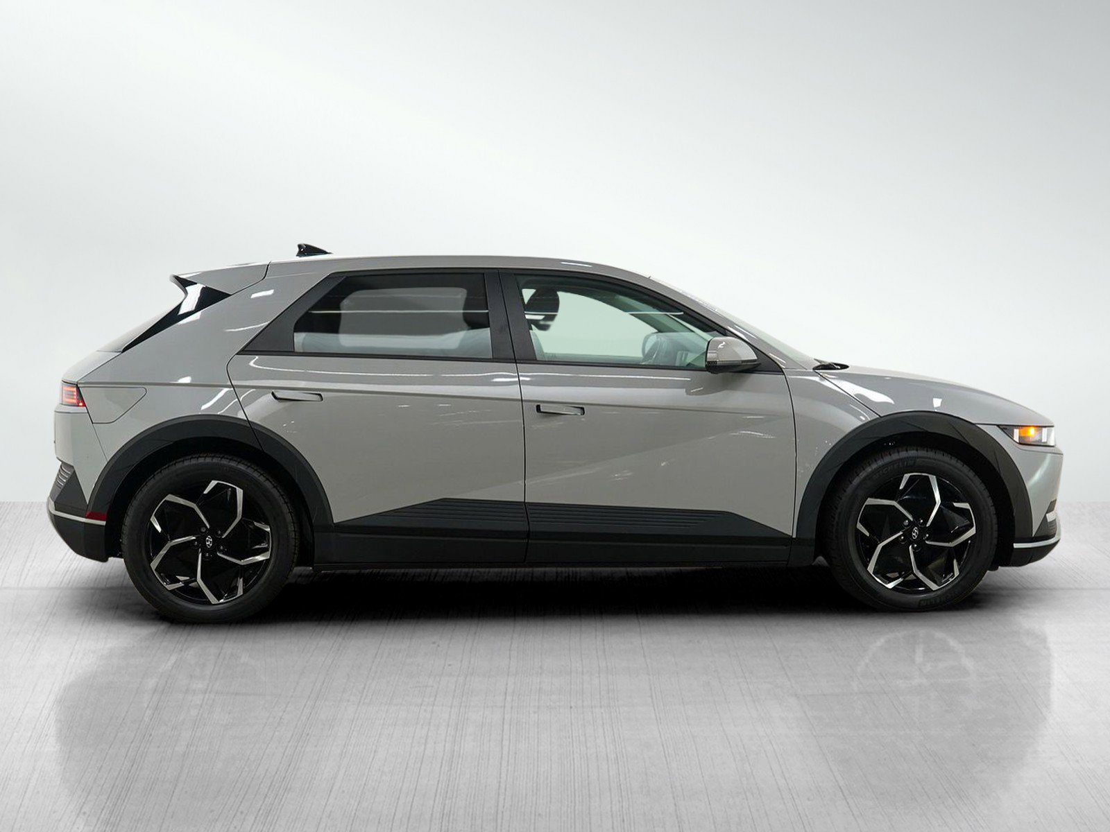 Certified 2023 Hyundai Ioniq 5 SEL w/ Cargo Package image 6