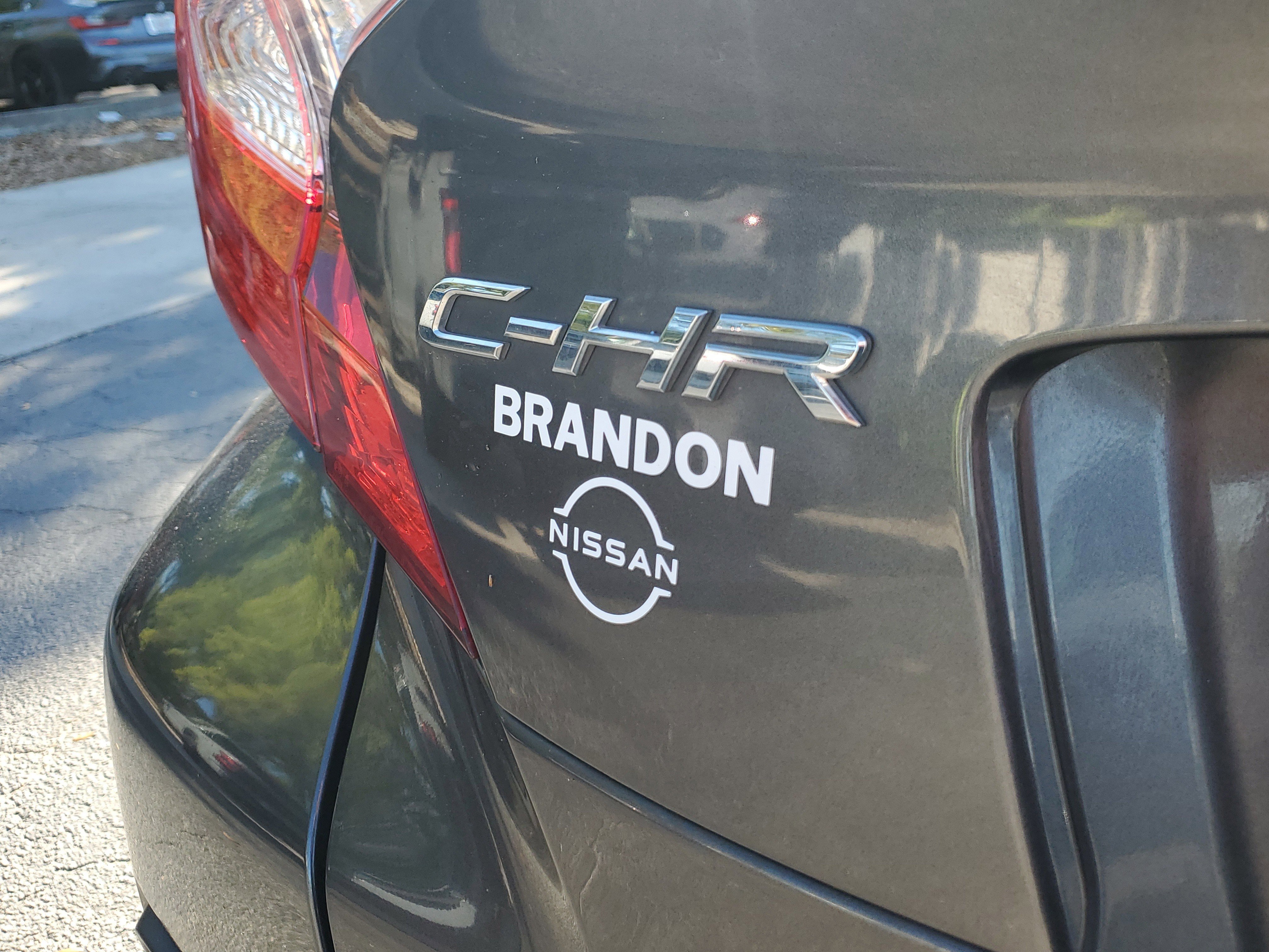 Used 2020 Toyota C-HR XLE image 8