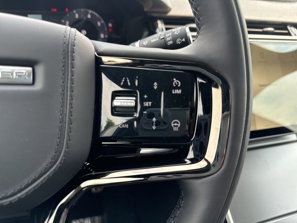 Used 2025 Land Rover Range Rover Velar Dynamic SE image 21