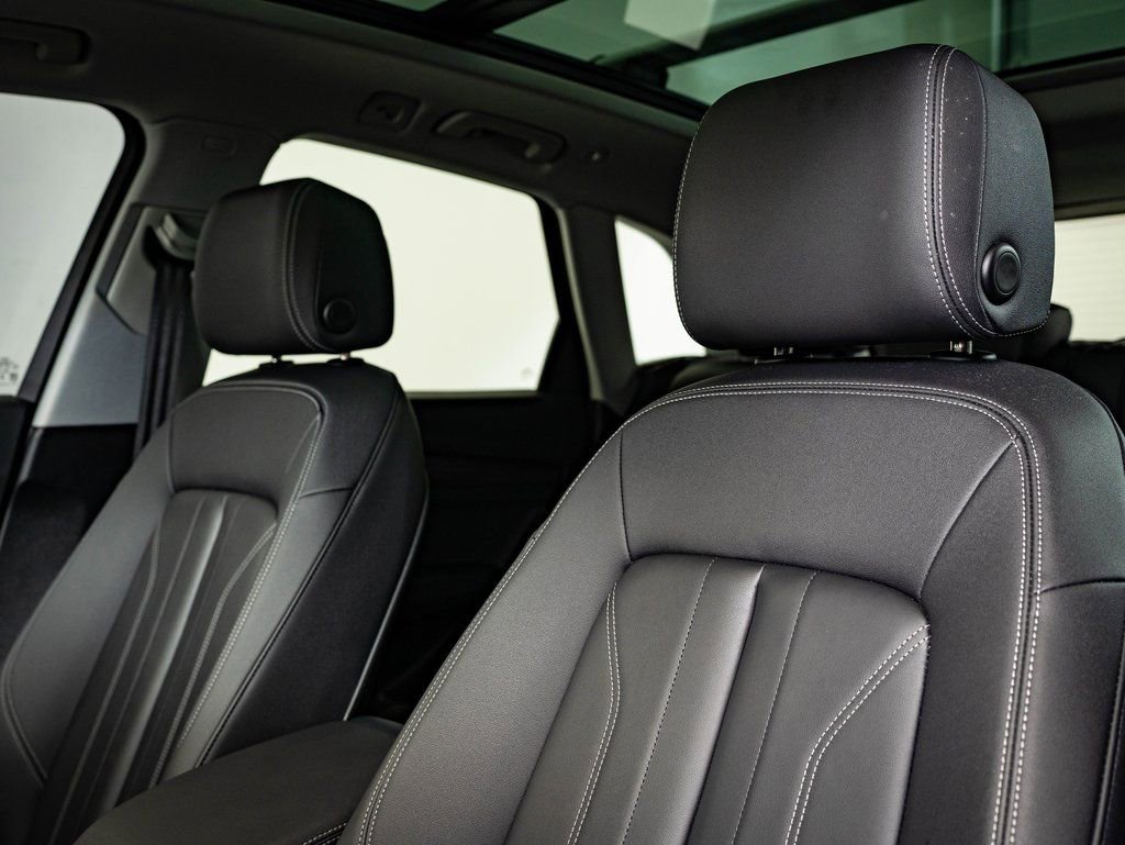 Certified 2025 Audi Q5 2.0T Premium w/ Convenience Plus Package image 20