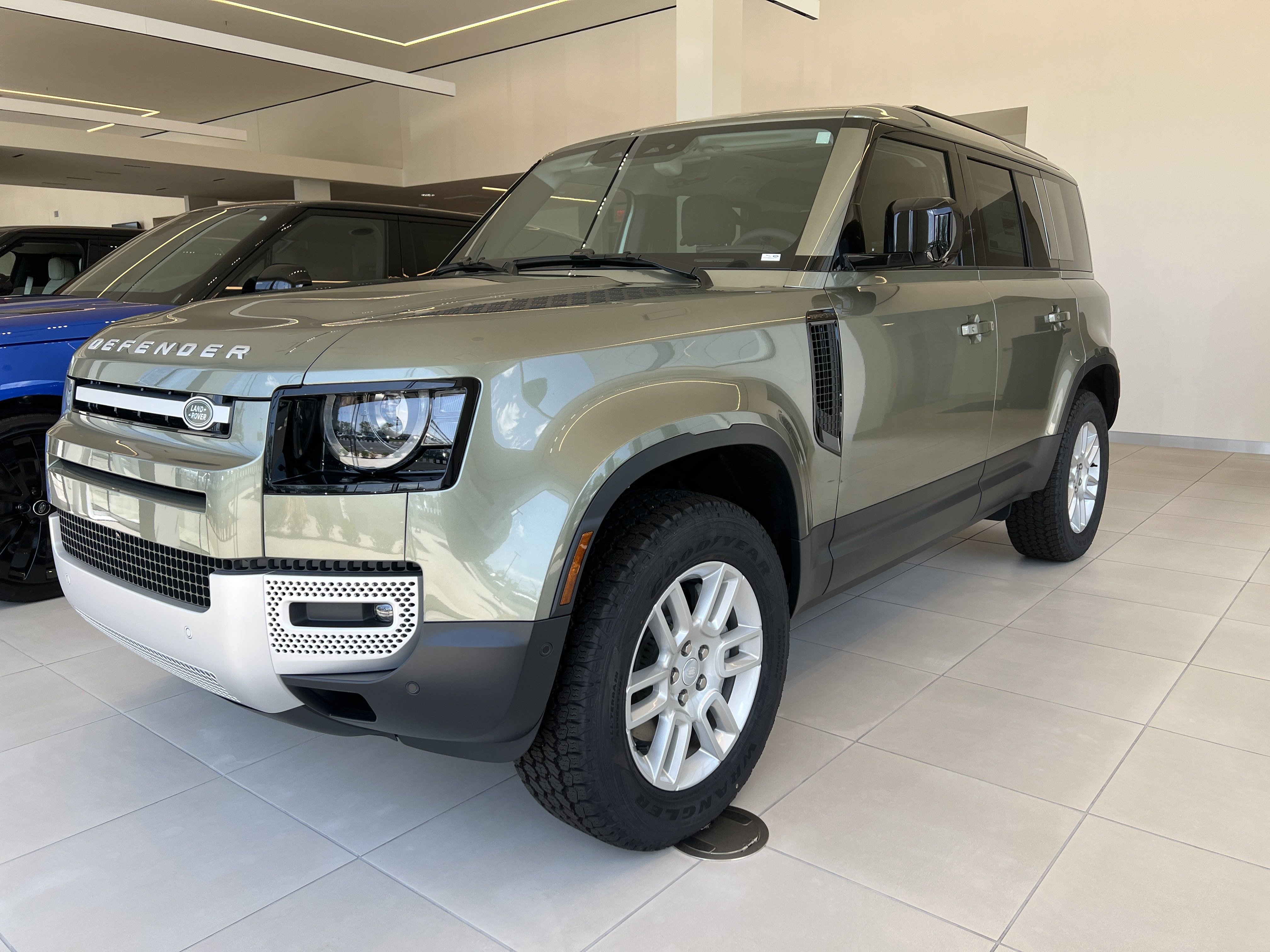 New 2025 Land Rover Defender 110 S image 1