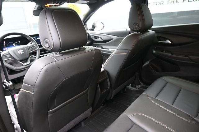 Used 2025 Buick Envista Avenir FWD image 23