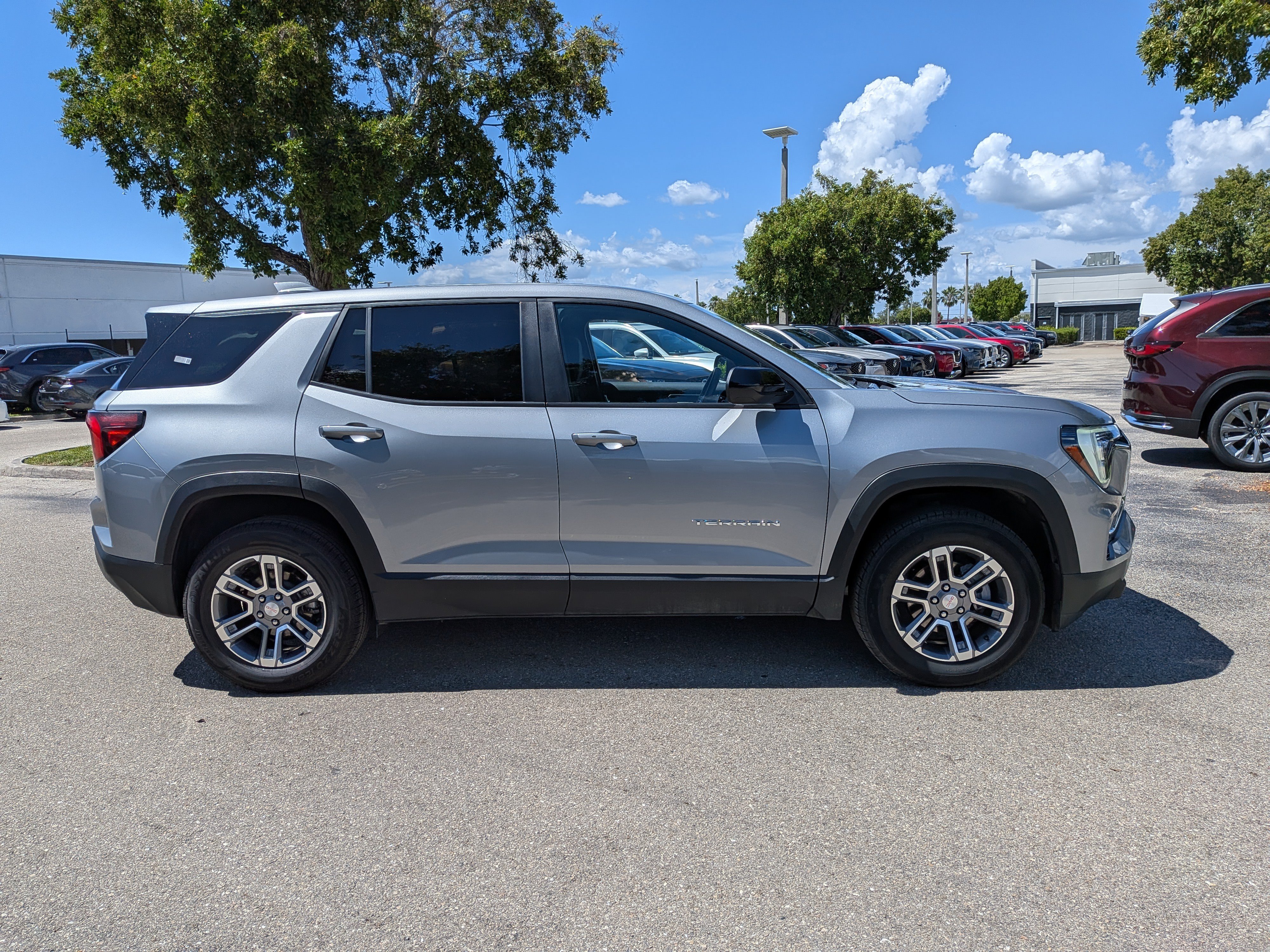 Used 2025 GMC Terrain Elevation FWD image 3