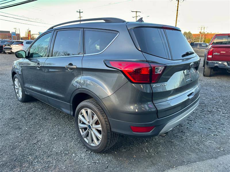 Used 2019 Ford Escape SEL image 9