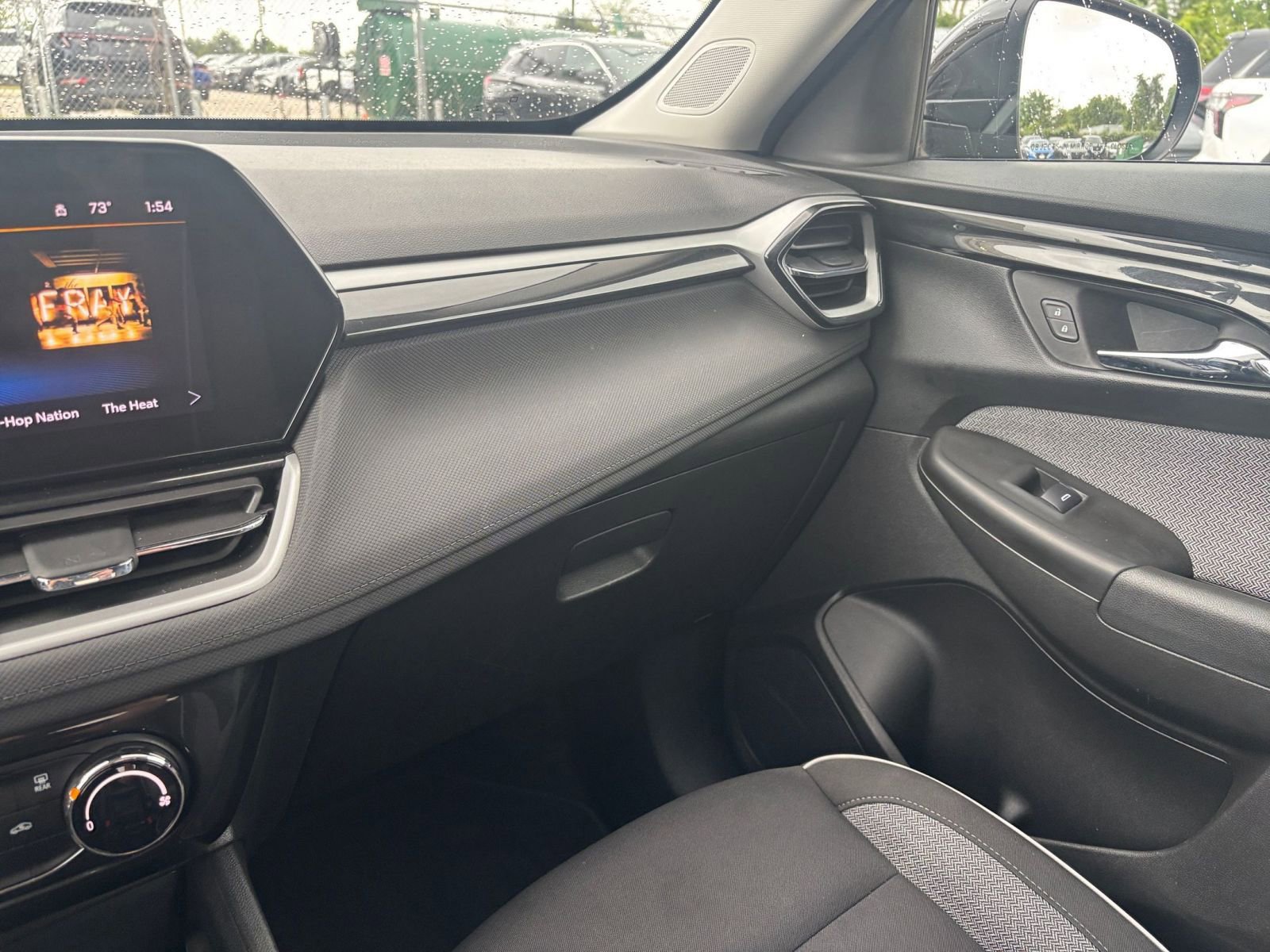 Used 2025 Chevrolet TrailBlazer LT FWD image 34